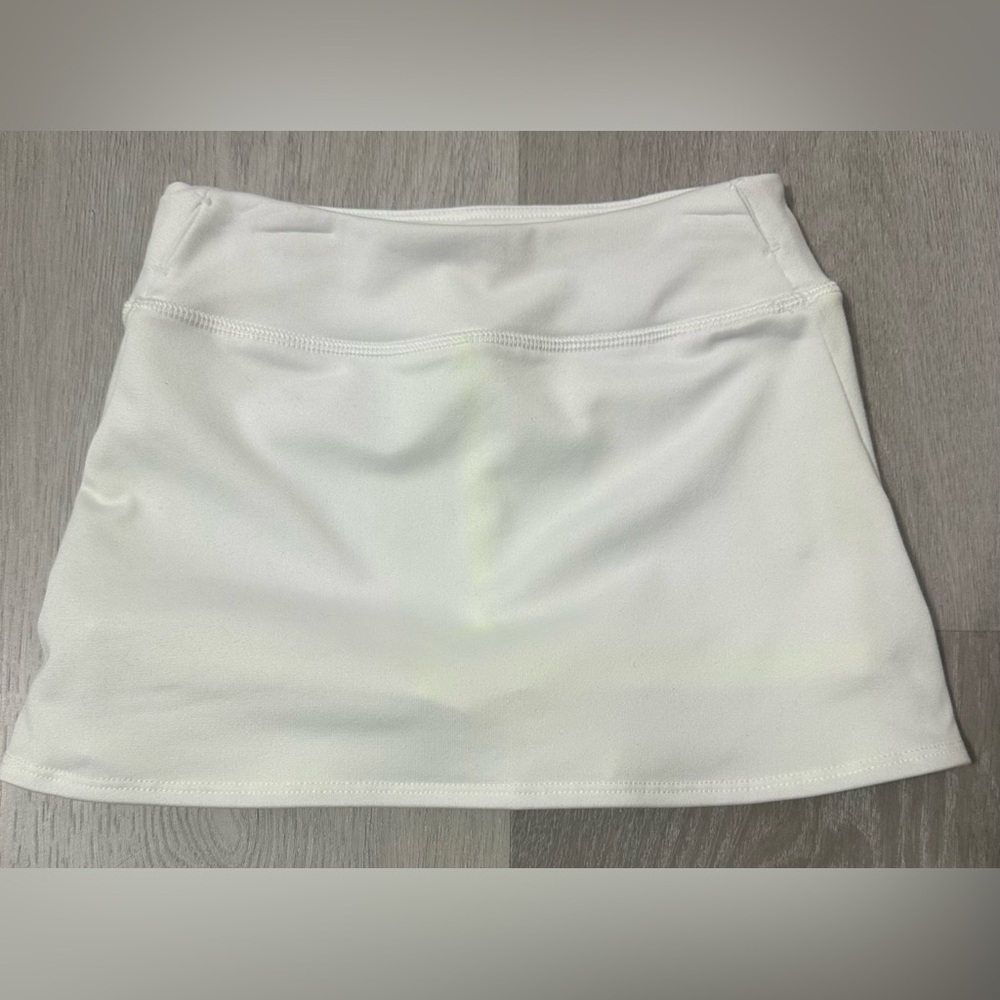 Vineyard vines, toddler performance skirt. 4T in great condition.